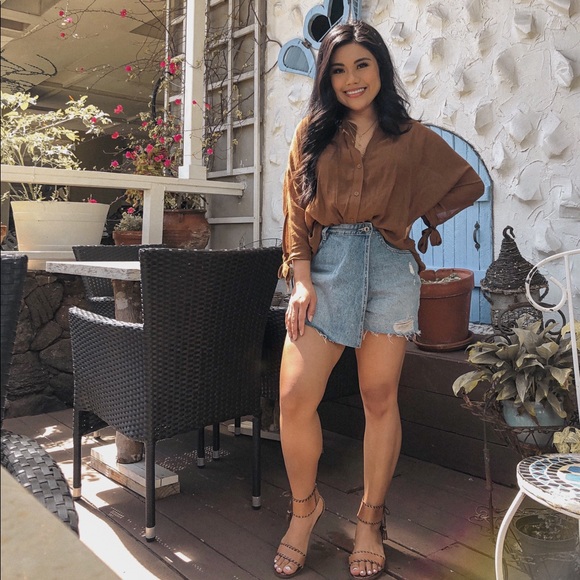 Meet your Posher ❤️ - Picture 3 of 4